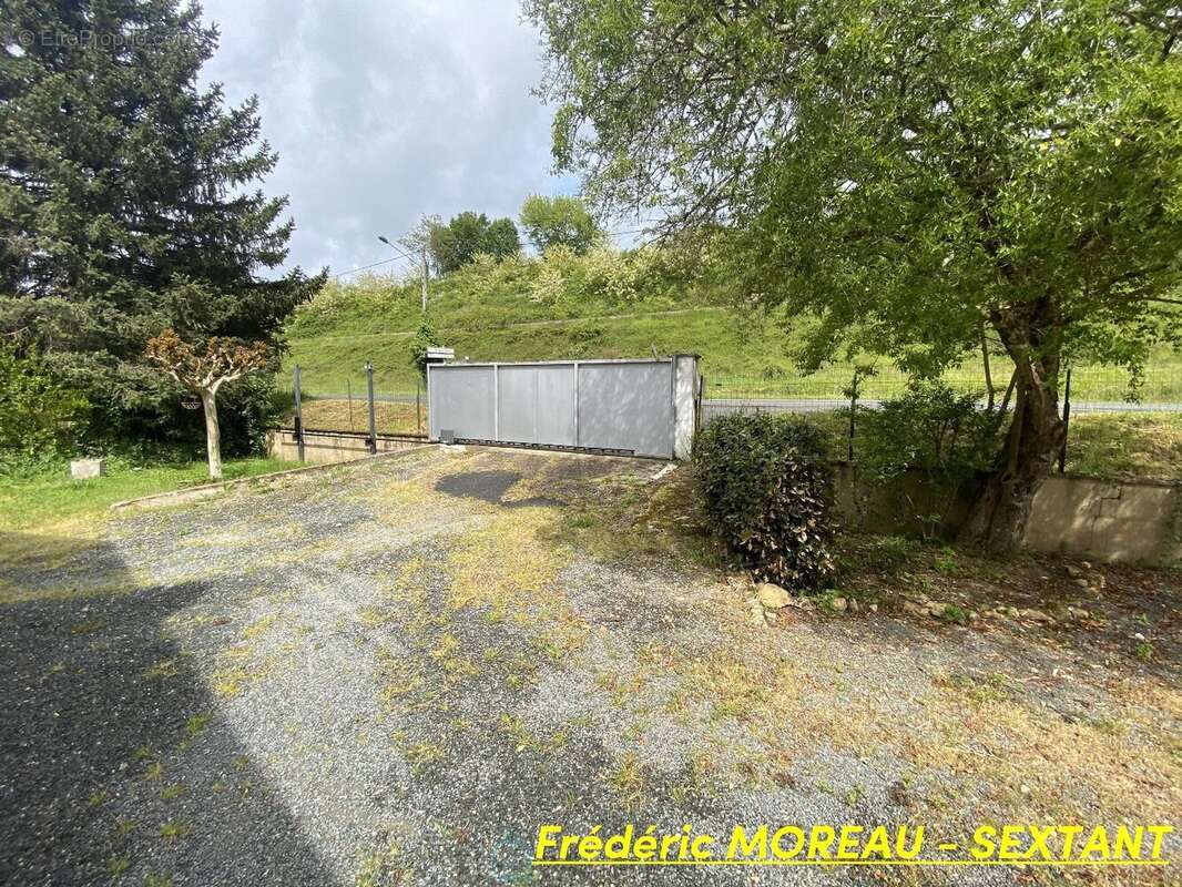 Sympathique maison de 85m2 sur Garage et Buanderie avec beau terrin de 800m2 piscinable - photo 13