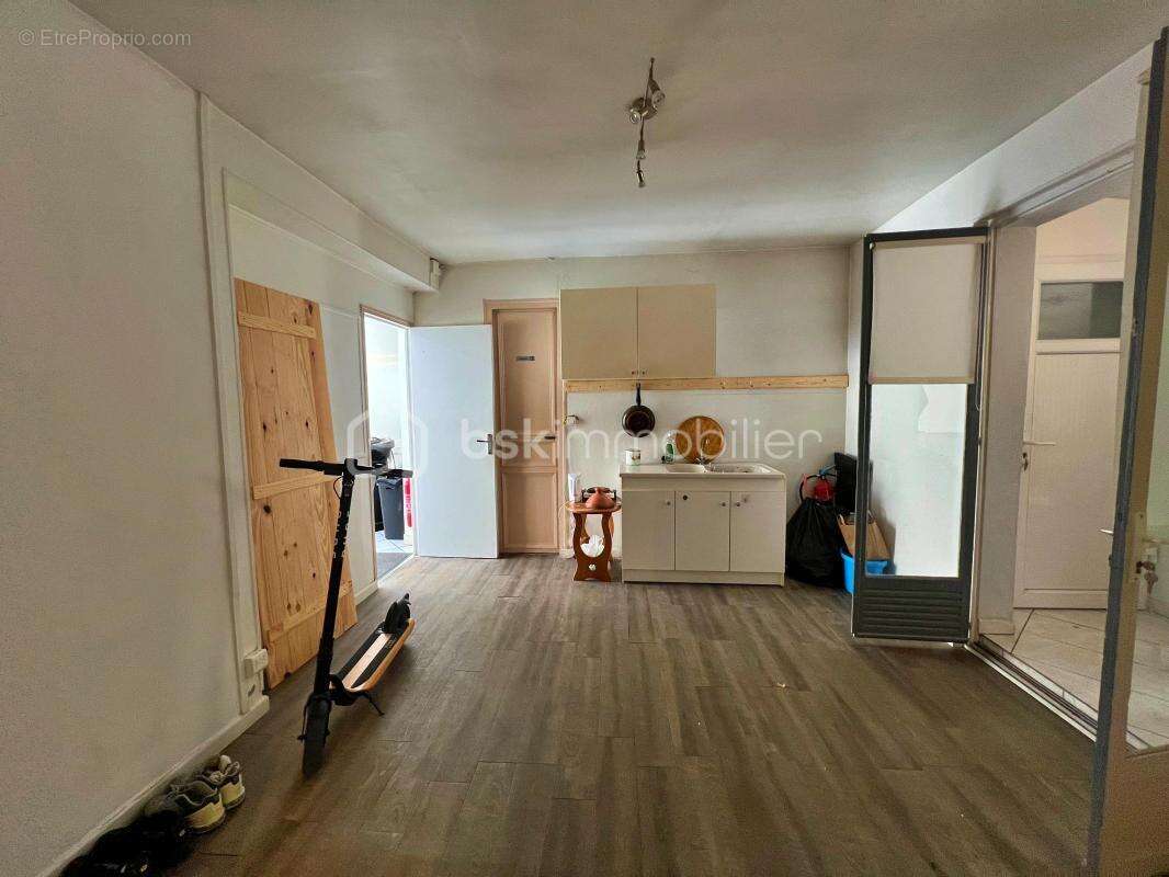 Commerce à LA CHAPELLE-EN-SERVAL