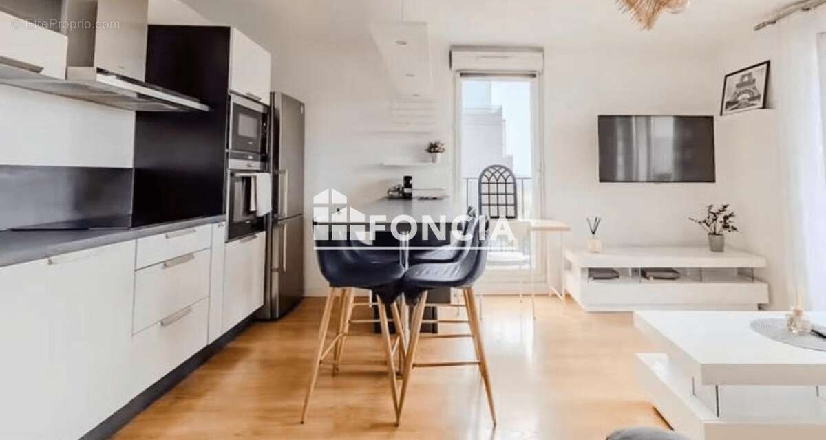 Appartement à FRESNES