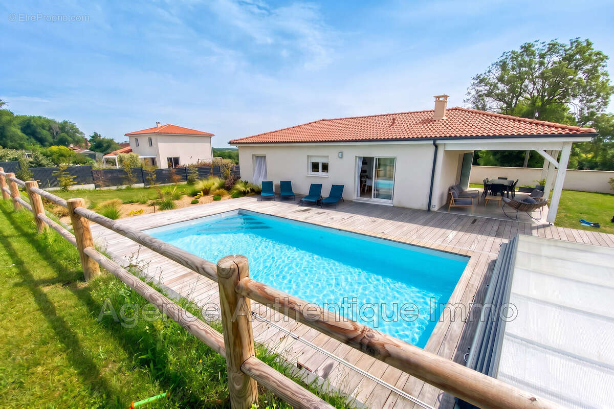 Maison 87 m² à Teilhede  - photo 2