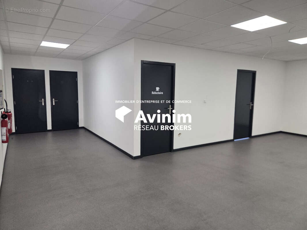 Commerce 390 m² à Epagny  - photo 7