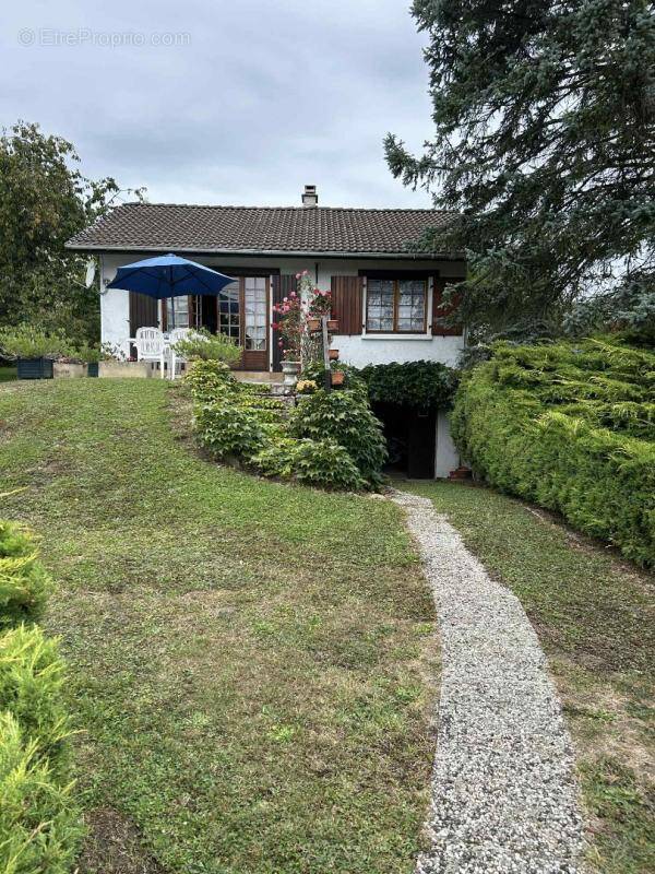 Maison à MONT-DEVANT-SASSEY