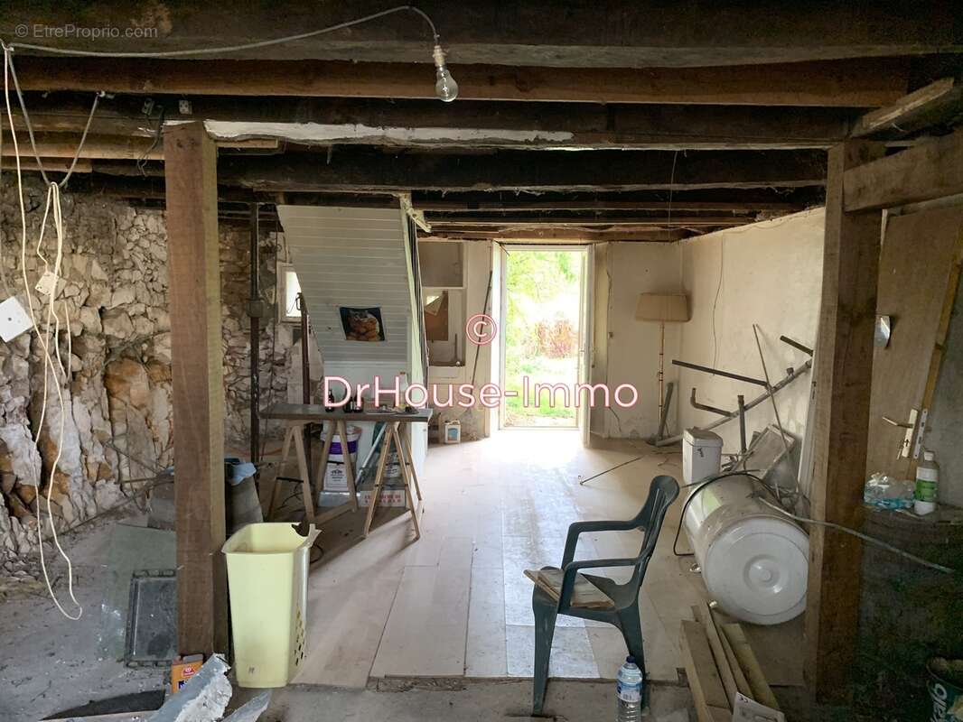 Maison à SAINT-PARDOUX-LA-RIVIERE