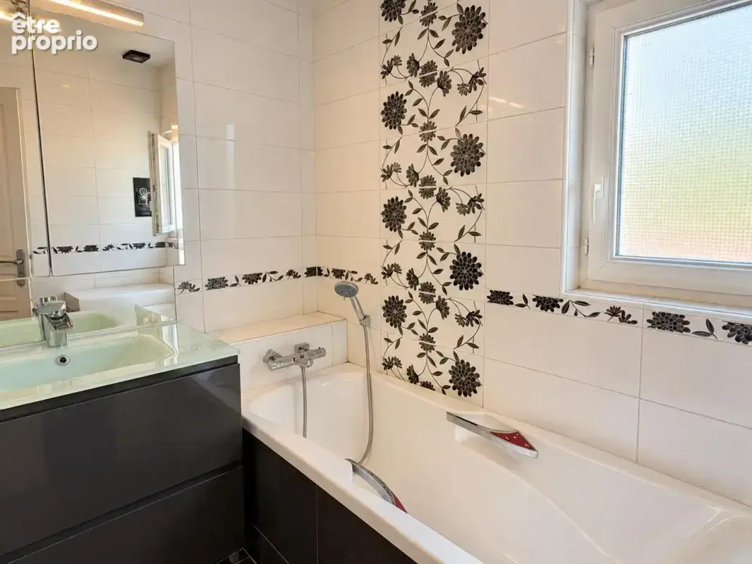 Maison en centre-ville, 5 chambres, garage et jardin clos - photo 11