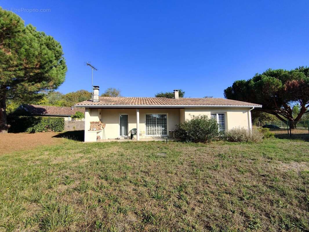 Maison à SAINT-MICHEL-DE-RIEUFRET