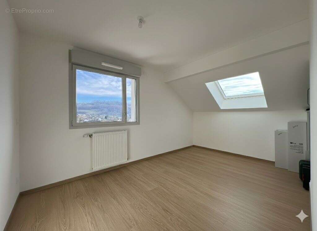 Appartement à SALES