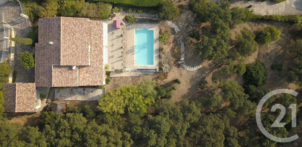 Maison à BORMES-LES-MIMOSAS