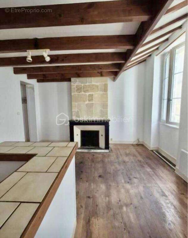Exclusivité  Bordeaux   Quartier St Michel        T2   32m2         >  Rénové , Prêt à vivre          165000€        Bordeaux 33 - photo 2