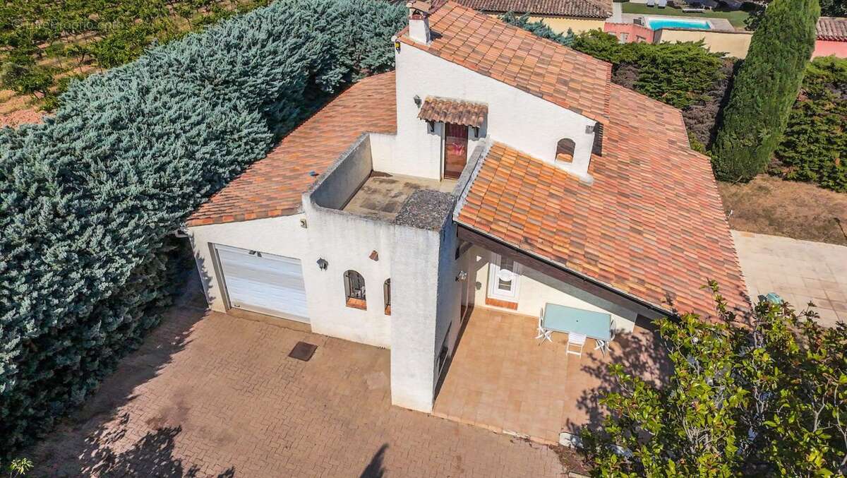 Maison 105 m² — Terrain constructible 2400 m² — Domazan, limite directe Rochefort du Gard - photo 2
