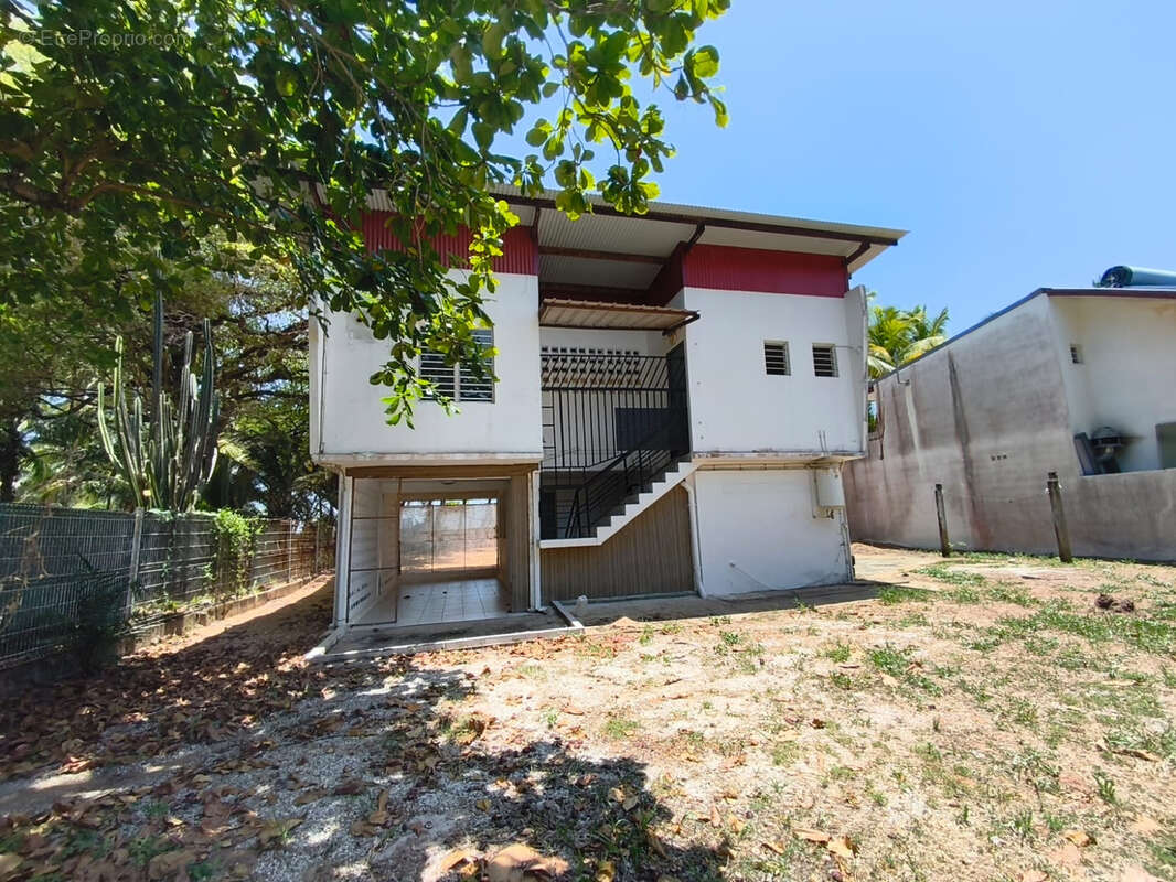 Maison à REMIRE-MONTJOLY