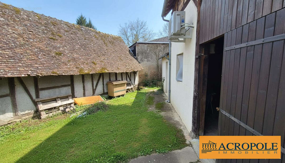 209 m² à Brinon-Sur-Sauldre  - photo 6