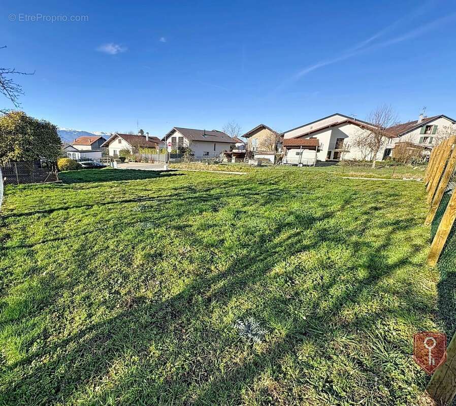 Terrain à SAINT-JULIEN-EN-GENEVOIS