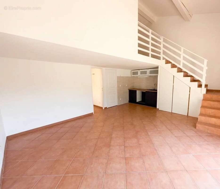 Maison - garéoult - photo 6