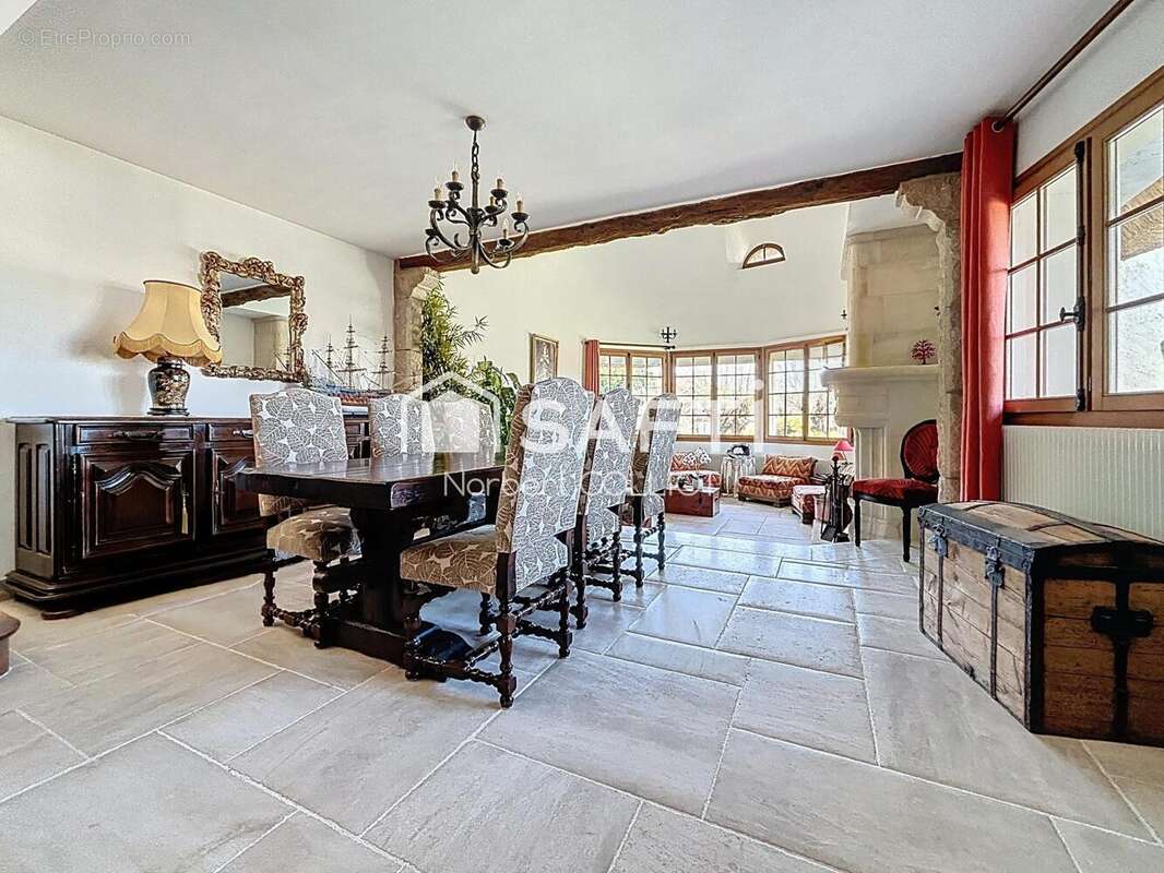 Photo 4 - Maison à LE MESNIL-SAINT-DENIS