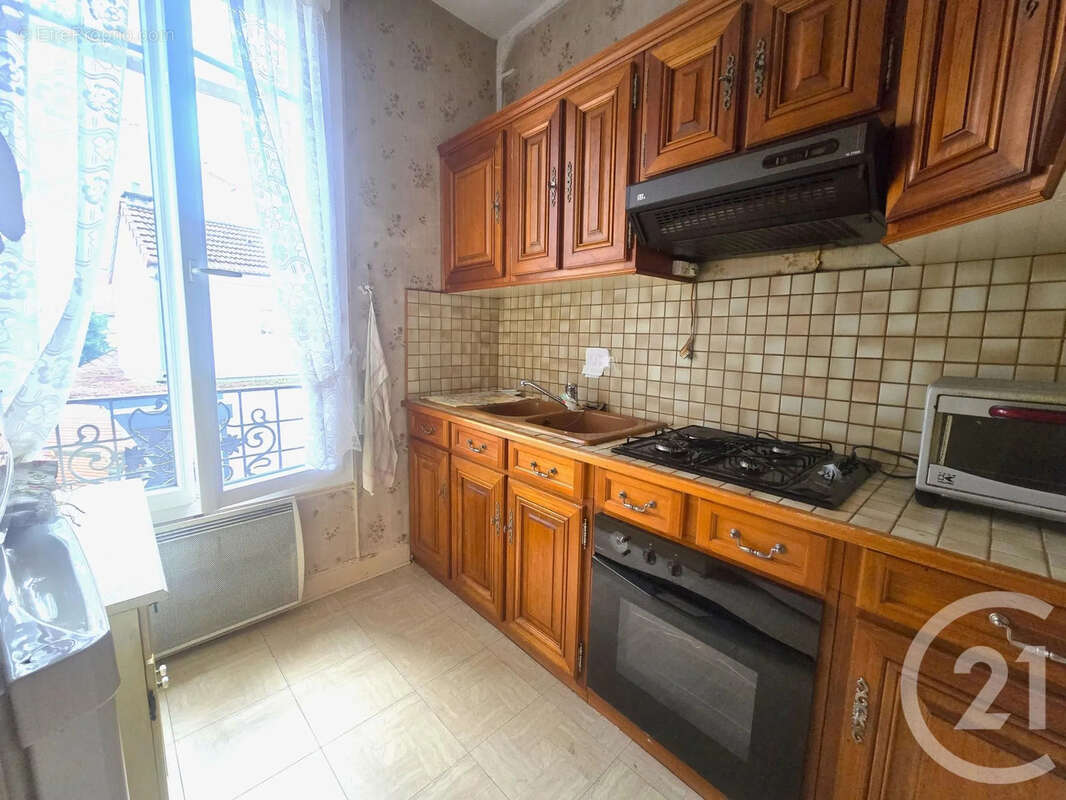 Appartement à SAINT-MAUR-DES-FOSSES