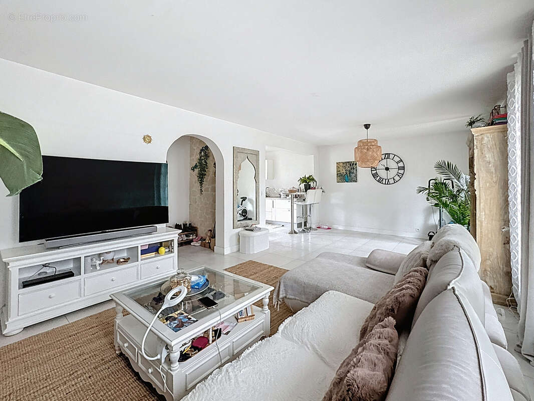 Maison à PARAY-VIEILLE-POSTE