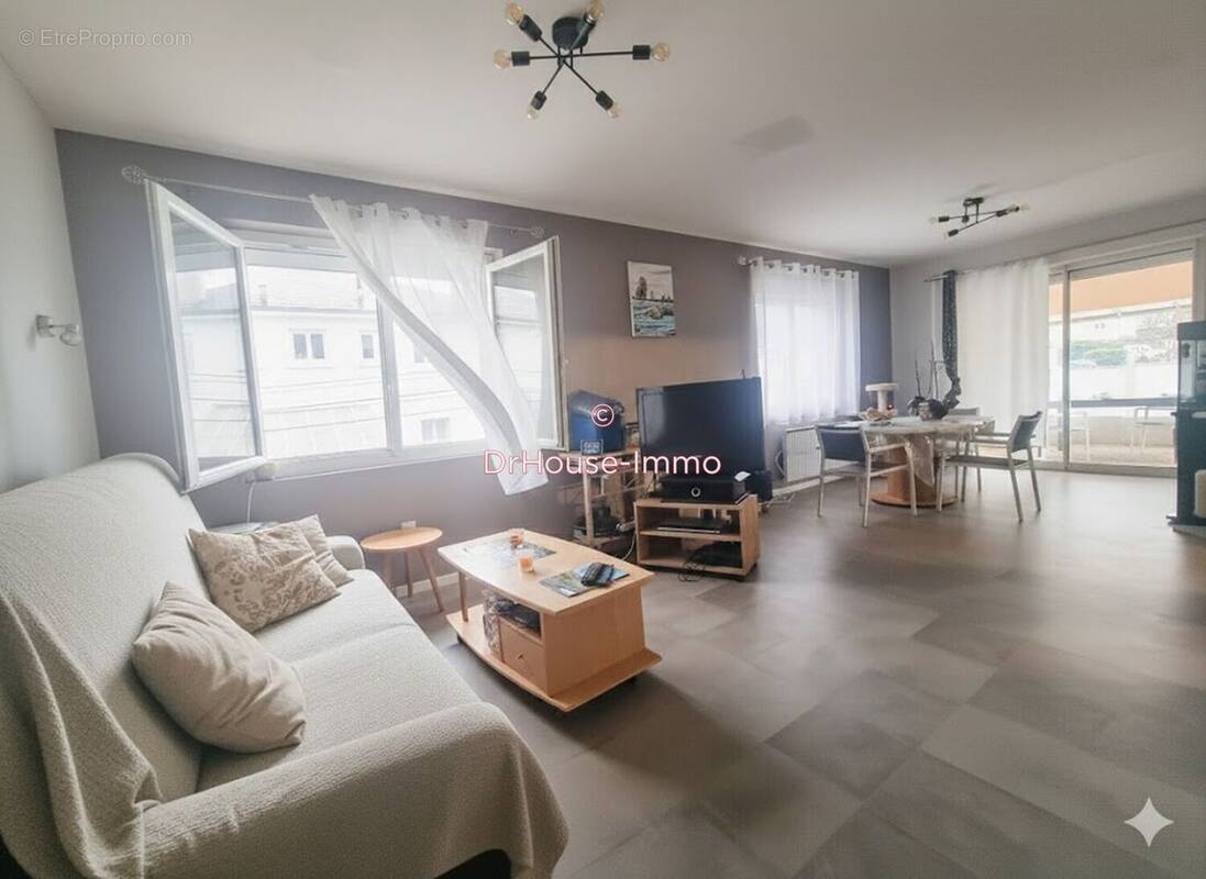 Maison à LUC-LA-PRIMAUBE