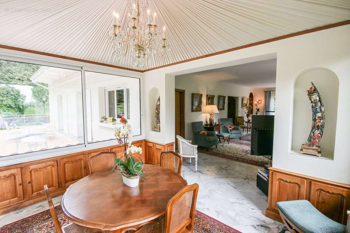 Maison à BARBEZIEUX-SAINT-HILAIRE
