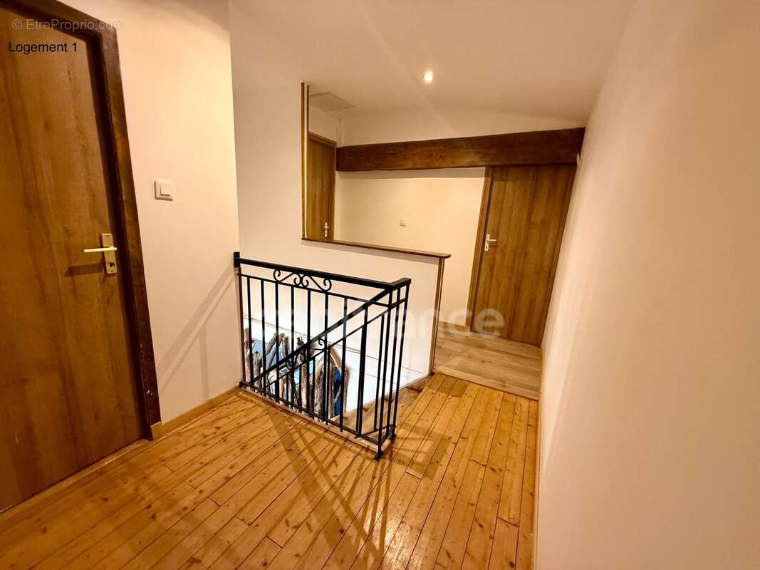 Maison avec deux logements indépendants : une opportunité rare pour habiter, investir ou réunir plusieurs générations - photo 26
