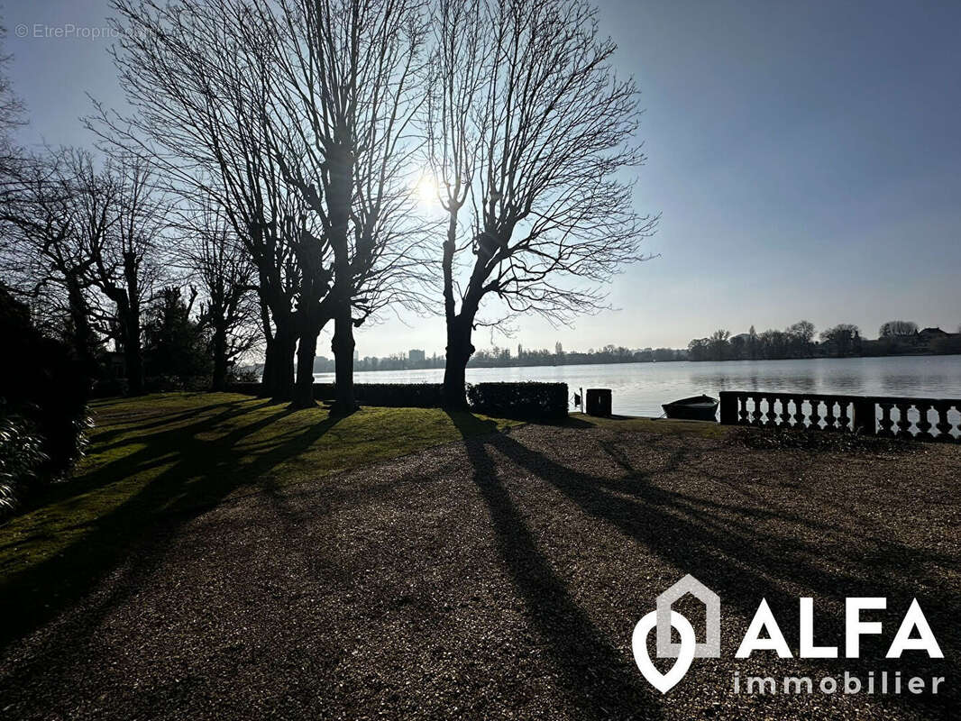 Appartement à ENGHIEN-LES-BAINS