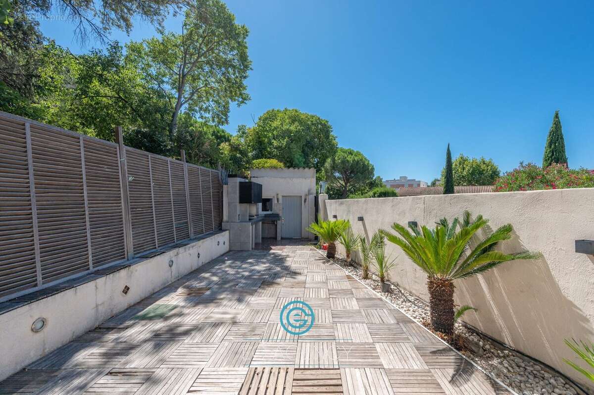 Maison 90 m² à Marseille-9e  - photo 2