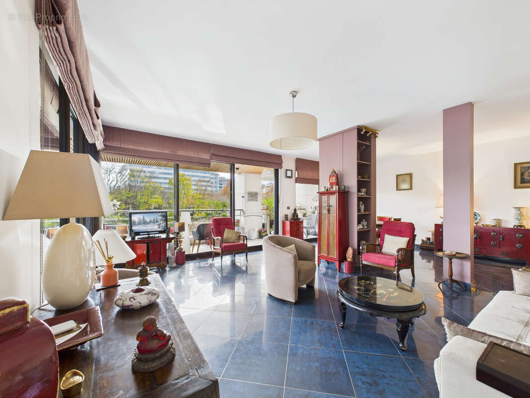 Appartement à LEVALLOIS-PERRET