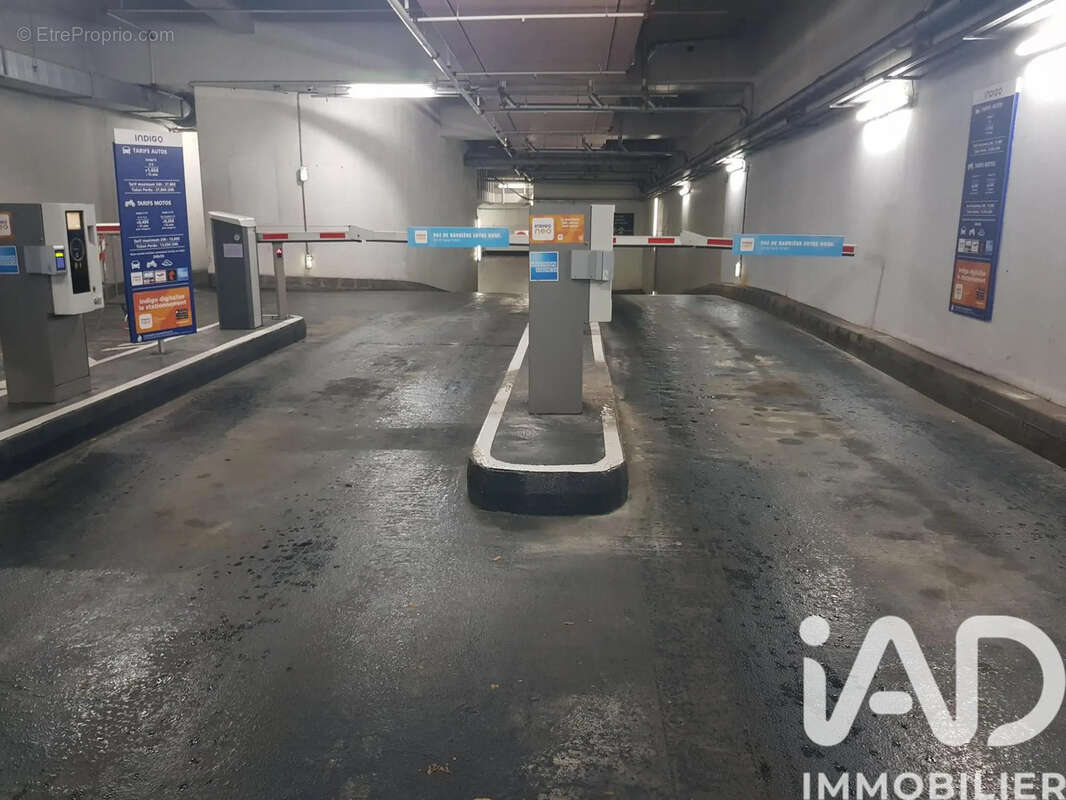 Photo 2 - Parking à PARIS-12E