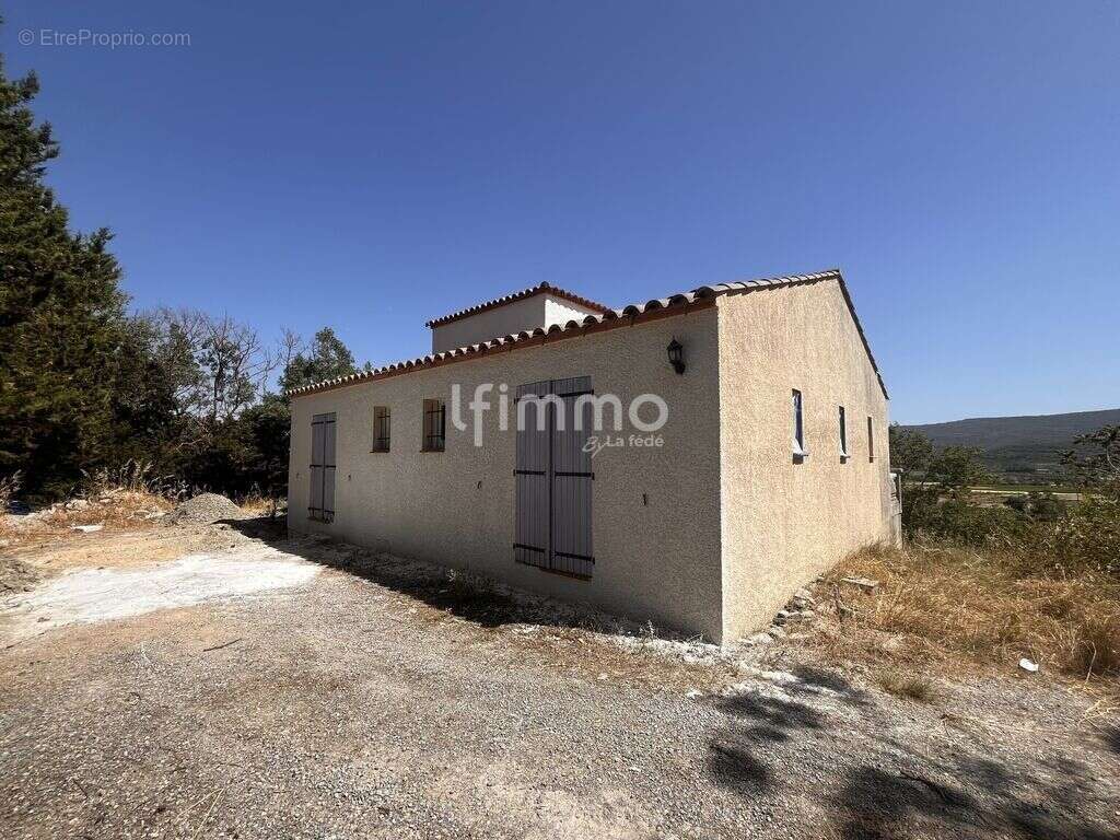 maison a renover au sein d'un petit village de l'arrière pays au - photo 5