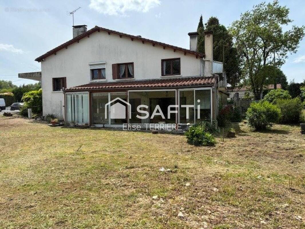 Photo 1 - Maison à AIGRE