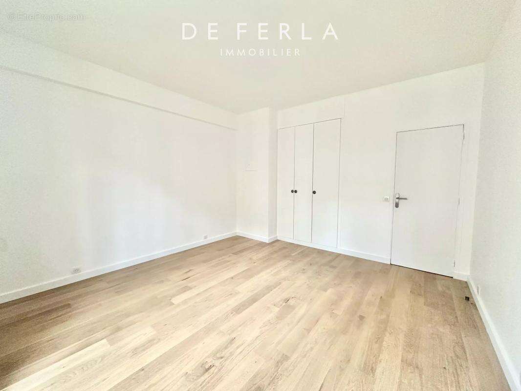 Appartement à PARIS-7E