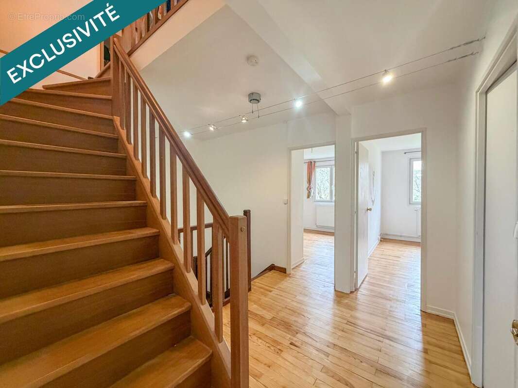 Photo 4 - Maison à LE MESNIL-SAINT-DENIS