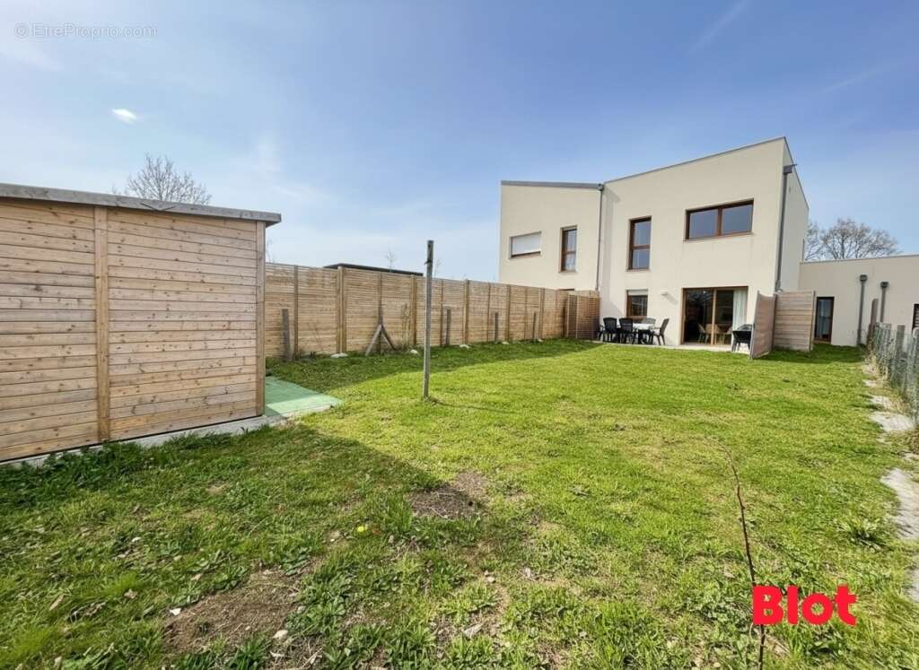 Maison à SAINT-ERBLON