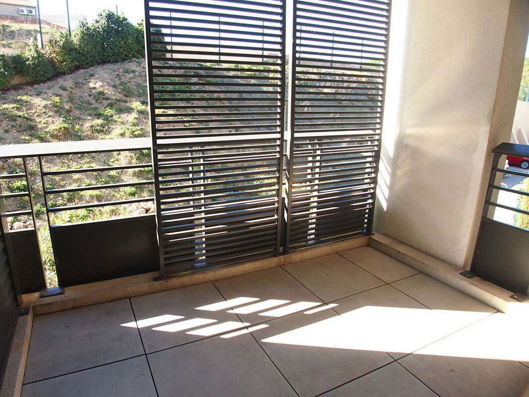 Appartement à ROQUEBRUNE-SUR-ARGENS