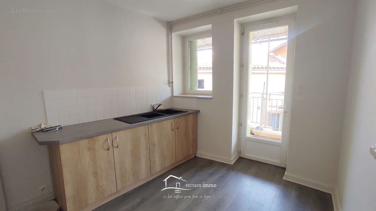 Appartement à LUSIGNAN
