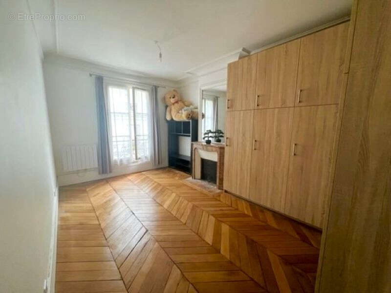Appartement à PARIS-11E