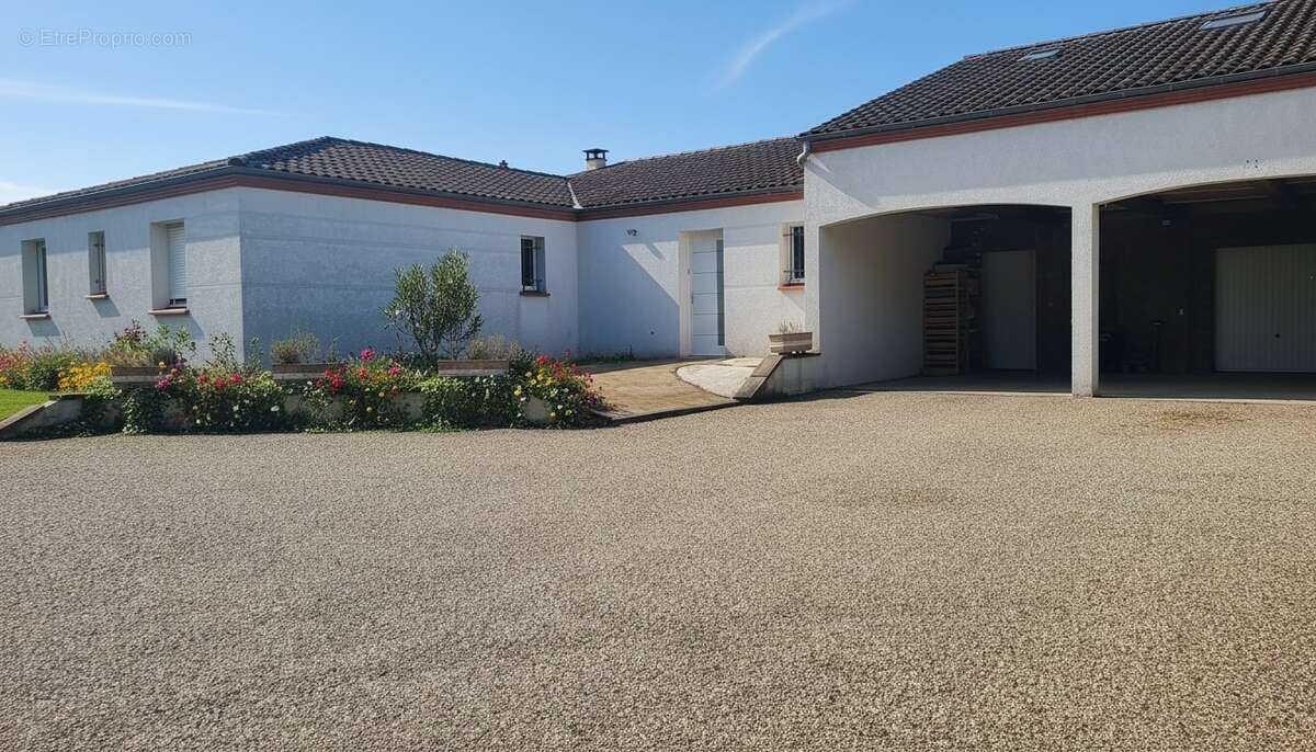 Maison à GOUDOURVILLE