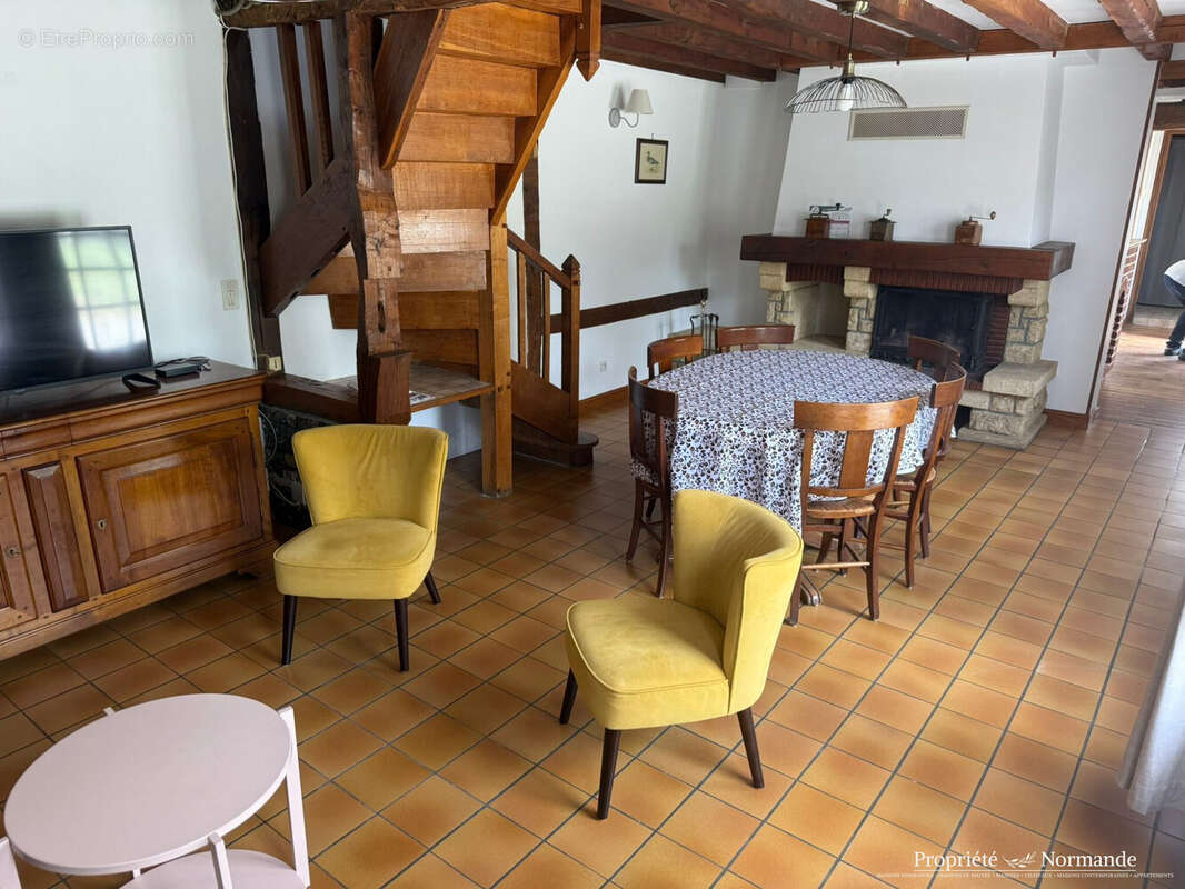 Maison à CORMEILLES