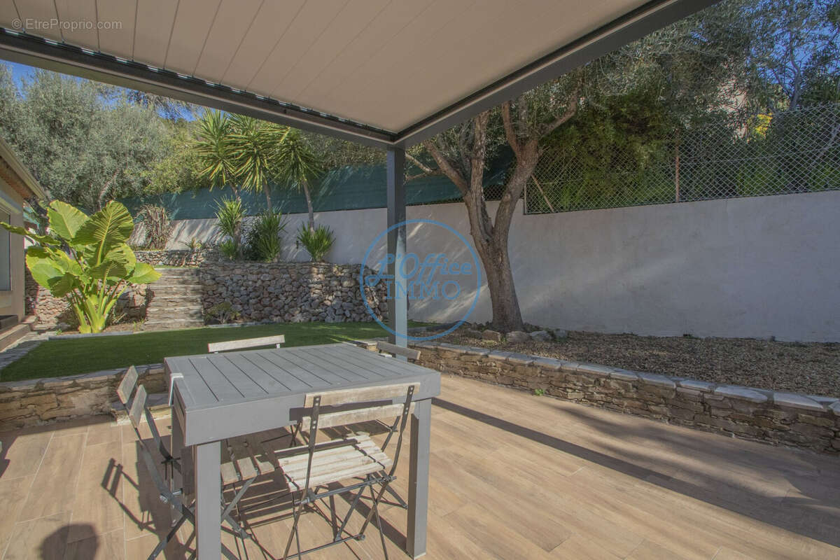 Maison à LA VALETTE-DU-VAR