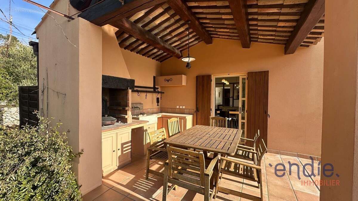 Maison à LORGUES