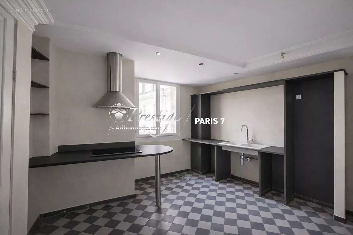 Appartement à PARIS-17E
