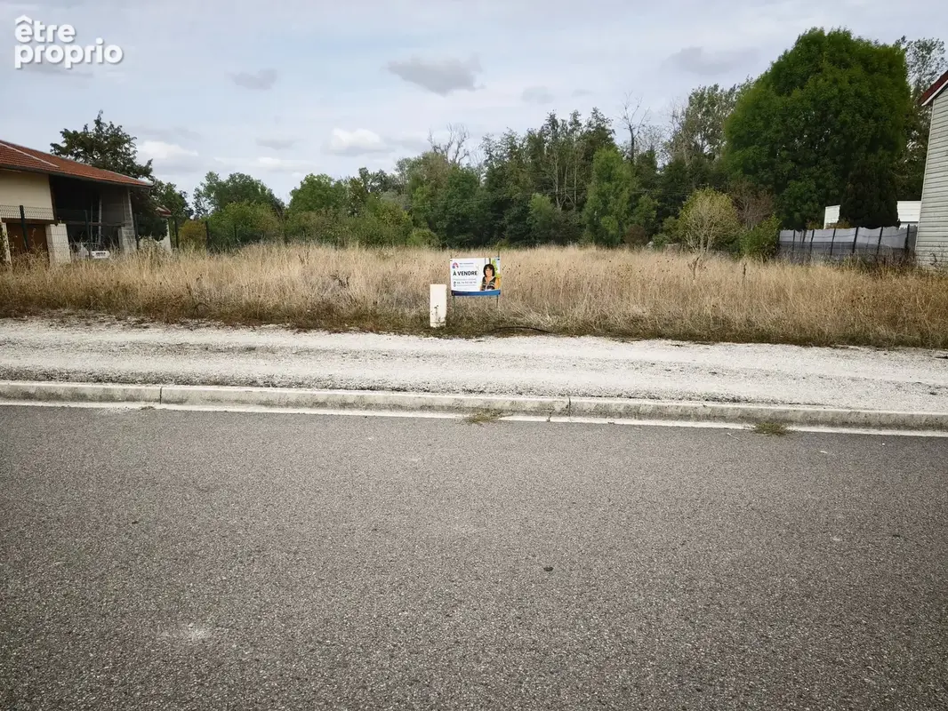 Terrain constructible VIABILISE de 2370 m². - photo 6