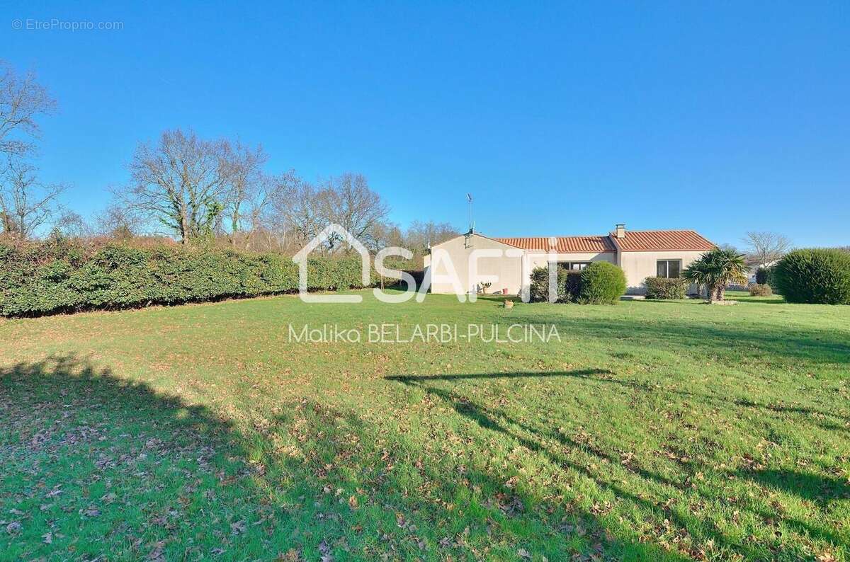 Photo 8 - Maison à POIROUX