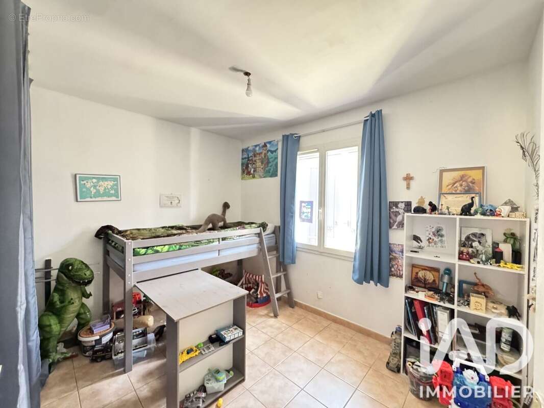 Maison 86 m² à Saint-Gilles  - photo 8