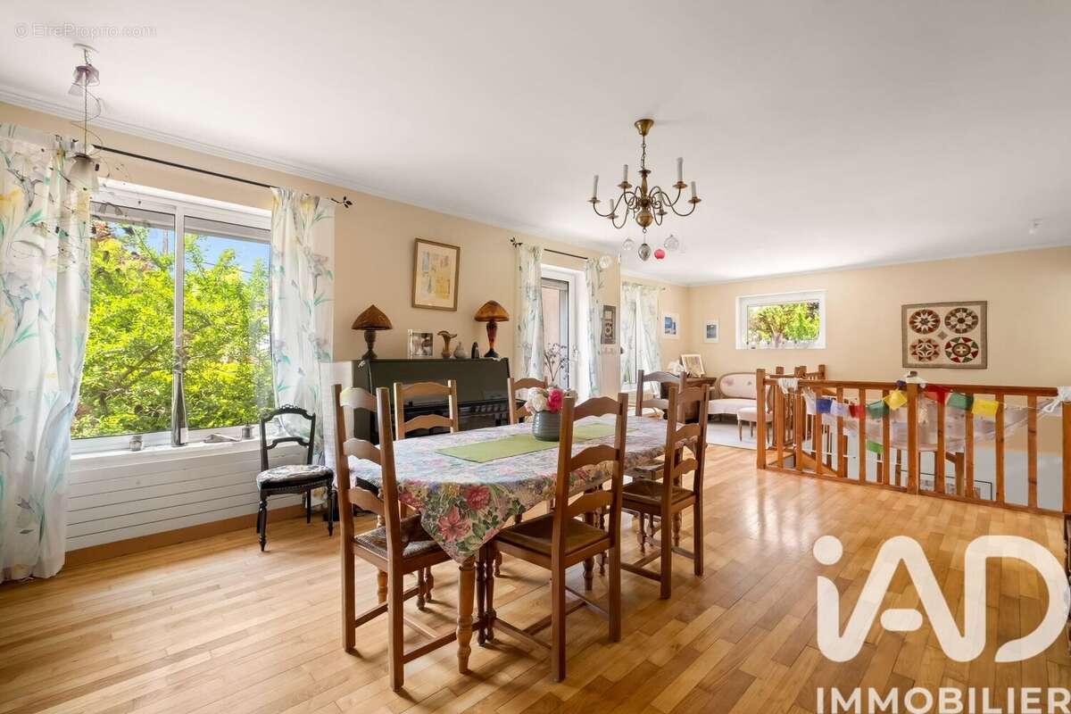 Photo 8 - Maison à LENTILLY