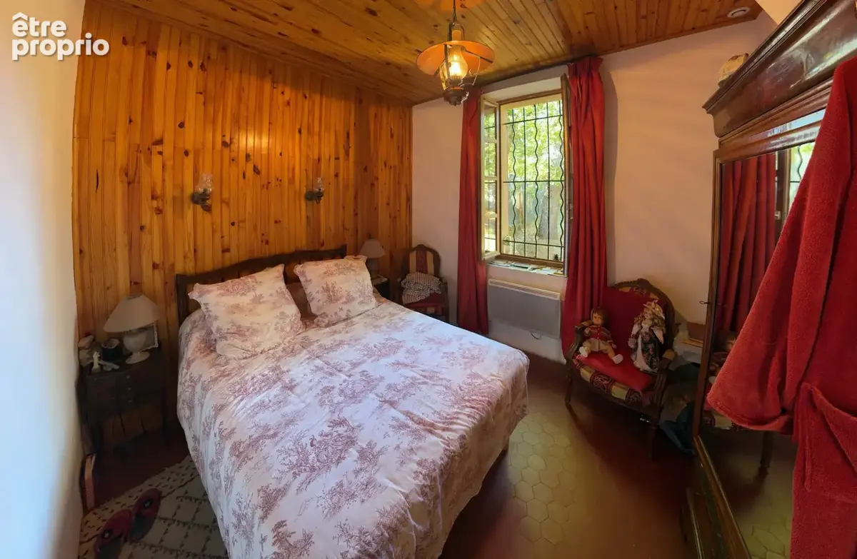 Maison des années 30 à fort potentiel d'agrandissement - Nans-les-Pins - photo 10