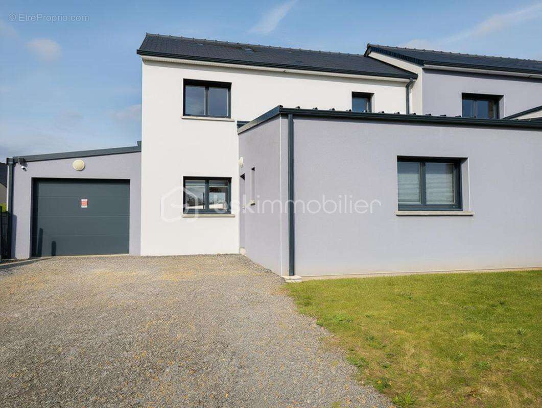 Maison à SAINT-MARTIN-DES-CHAMPS