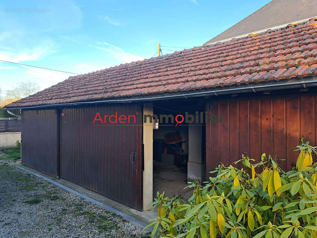 Maison à AMBLY-FLEURY