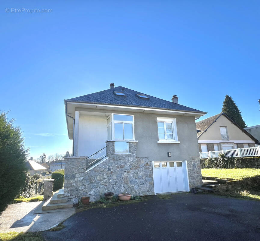 Maison à EGLETONS