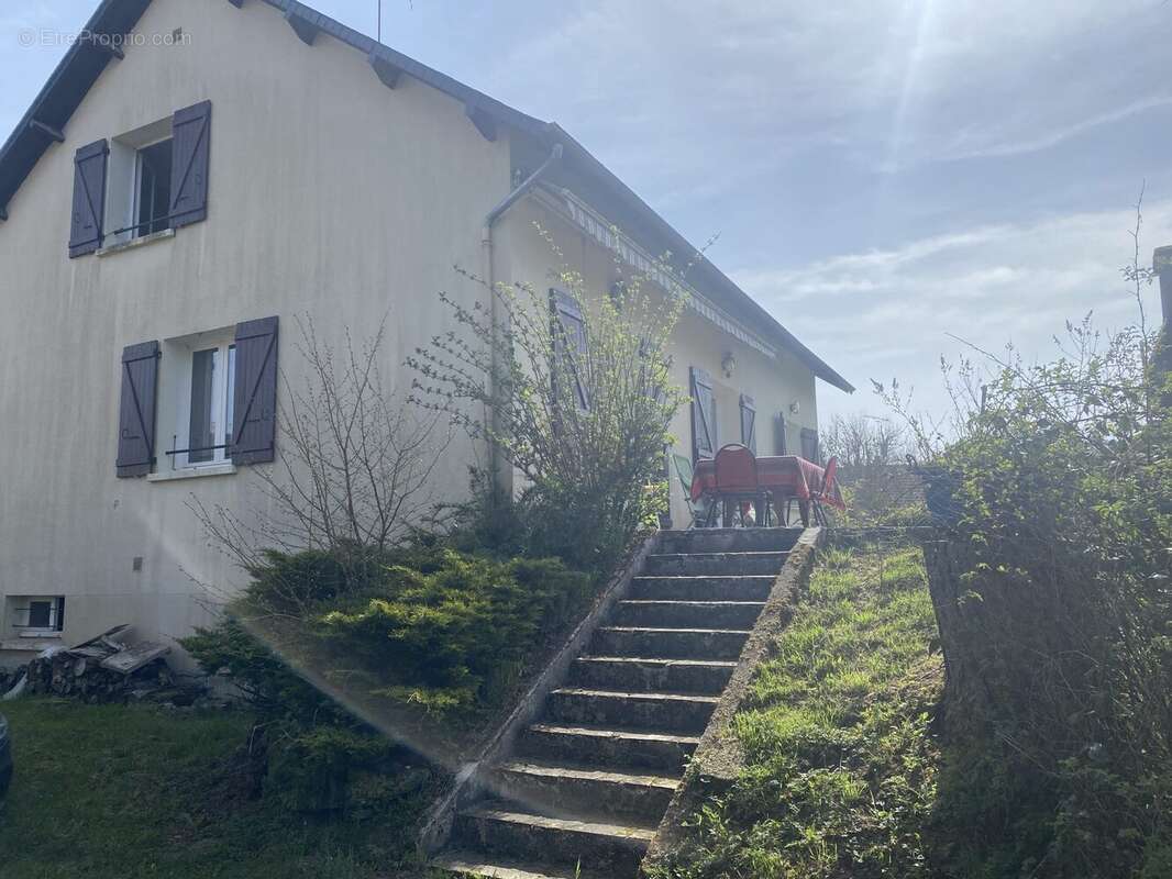 Maison à ROYERE-DE-VASSIVIERE