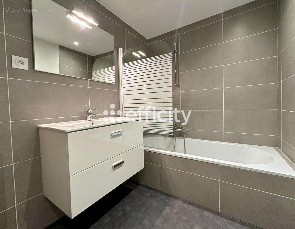 Appartement à SAINT-ETIENNE-DE-TINEE